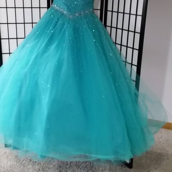 Marilee Prom Gown - Picture 2 of 2
